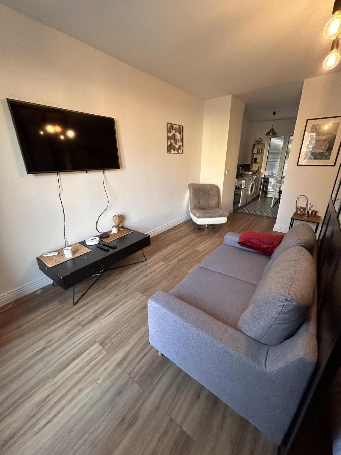 Le Verlaine, Studio En Centre Ville A Deux Minutes Des Plages Menton Eksteriør bilde