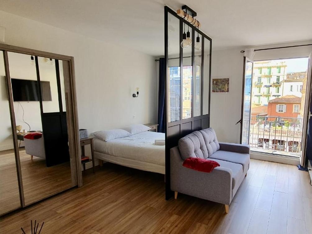 Le Verlaine, Studio En Centre Ville A Deux Minutes Des Plages Menton Rom bilde